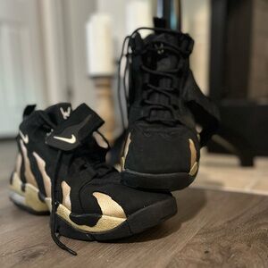 Nike Black and Gold Athletic High-Tops